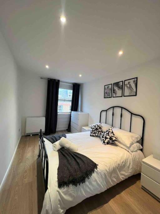 Explore From The Heart Of Soho Apartament Londra